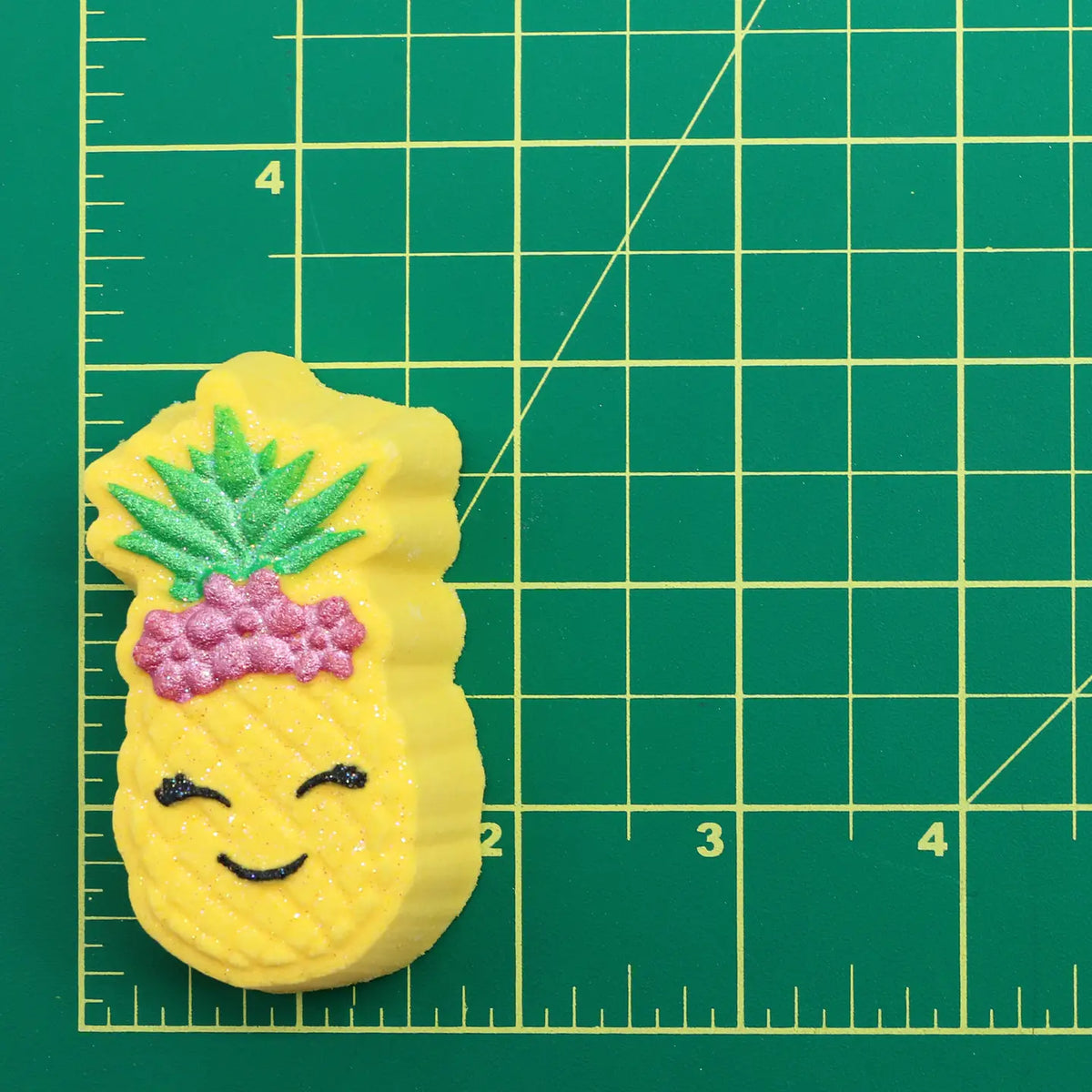 Badekugel Mini handgemacht Ananas