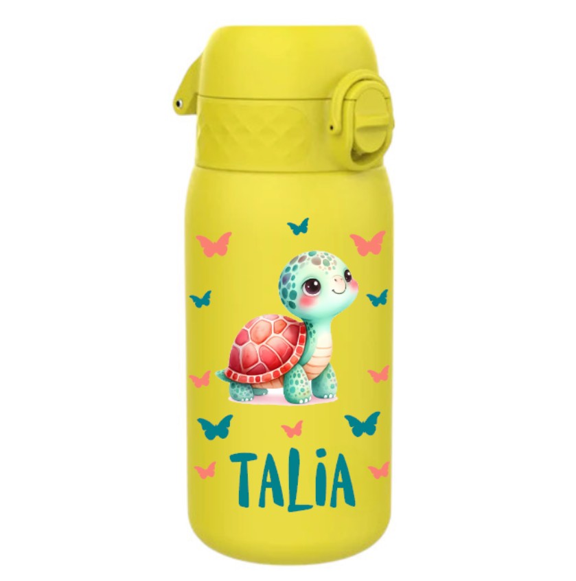 trinkflasche, trinkflasche kinder, trinkflasche kinder edelstahl, trinkflasche kinder edelstahl personalisiert, trinkflasche kinder ohne plastik, trinkflasche personalisiert, trinkflasche kinder personalisiert, trinkflasche junge, trinkflasche junge personalisiert, trinkflasche kinder auslaufsicher, kindergarten, schule, spielgruppe, trinkflasche bedruckt, trinkflasche beschriftet, trinkflasche mit schildkröte, trinkflasche kinder gelb