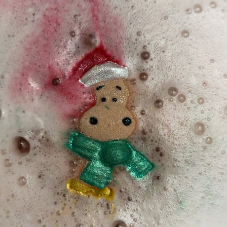 Badekugel handgemacht Weihnachten Kuh mit Weihnachtsmütze