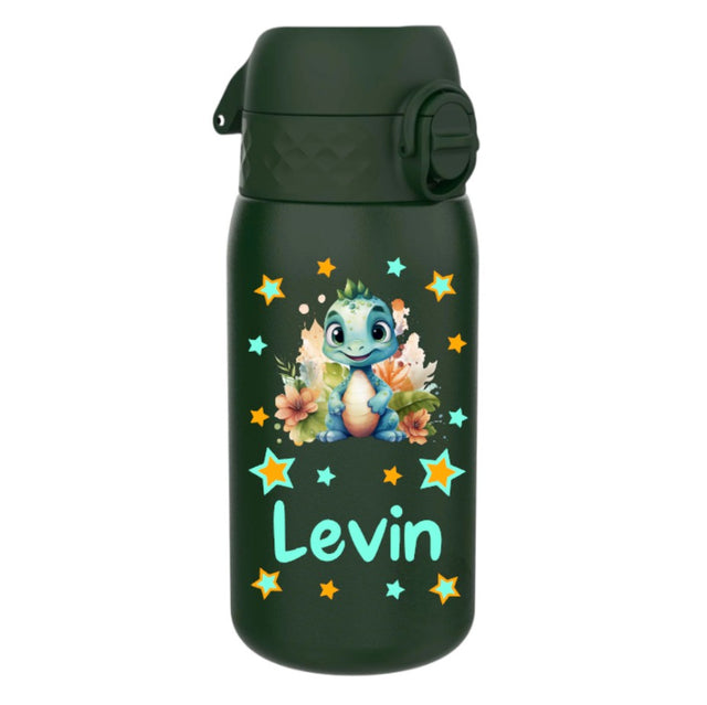 trinkflasche, trinkflasche kinder, trinkflasche kinder edelstahl, trinkflasche kinder edelstahl personalisiert, trinkflasche kinder ohne plastik, trinkflasche personalisiert, trinkflasche kinder personalisiert, trinkflasche junge, trinkflasche junge personalisiert, trinkflasche kinder auslaufsicher, kindergarten, schule, spielgruppe, trinkflasche bedruckt, trinkflasche beschriftet, trinkflasche mit dino, trinkflasche kinder dunkelgrün
