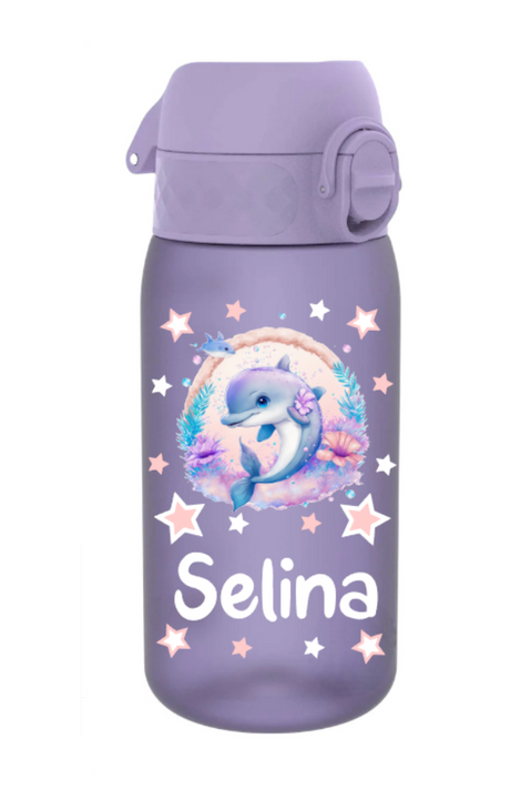 trinkflasche, trinkflasche kinder, trinkflasche violett, trinkflasche kinder violett, trinkflasche kinder ohne strohhalm, trinkflasche kinder personalisiert kaufen,trinkflasche kinder kaufen, trinkflasche auslaufsicher, trinkflasche kinder auslaufsicher, trinkflasche kinder schule, trinkflasche kinder kindergarten