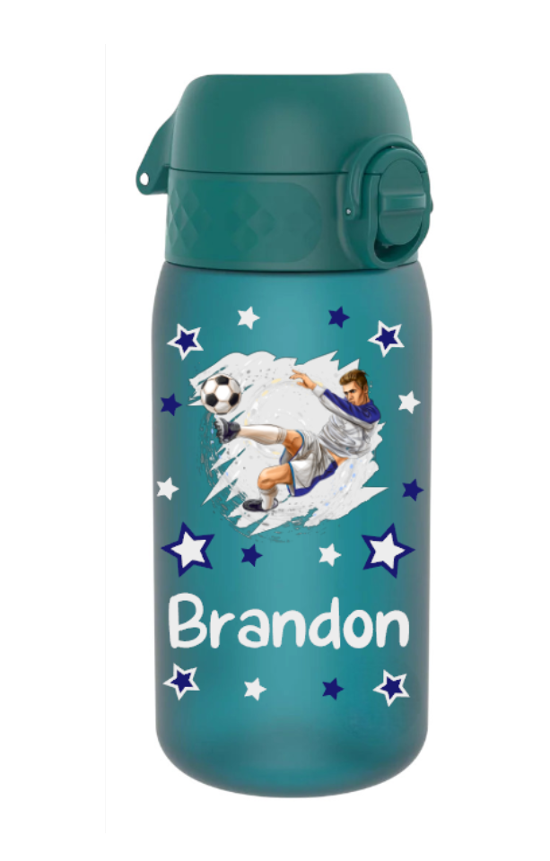 trinkflasche kinder, trinkflasche kinder personalisiert, trinkflasche kinder mit name, trinkflasche kinder auslaufsicher, trinkflasche kinder leicht, trinkflasche kinder türkis,trinkflasche kinder bedruckt, trinkflasche kinder beschriftet, trinkflasche, trinkflasche junge,trinkflasche personalisiert, trinkflasche kaufen, trinkflasche kinder unterwegs, trinkflasche kinder kindergarten, trinkflasche kinder ohne strohhalm, trinkflasche kinder ab 3 Jahren,trinkflasche kinder kaufen,trinkflasche fussball