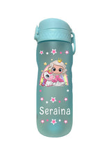 trinkflasche, sport trinkflasche, wasserflasche, trinkflasche personalisiert, sport trinkflasche personalisiert, wasserflasche personalisiert, trinkflasche auslaufsicher, trinkflasche mit name, trinfklasche kohlensäure, trinkflasche kaufen, trinkflasche personalisiert kinder, sport trinkflasche kinder kaufen, trinkflasche schule, trinkflasche bedruckt, trinkflasche beschriftet, trinkflasche hellbla, trinkflasche erwachsene, trinkflasche erwachsene personalisiert, mit motiv, prinzessin, trinkflasche schweiz